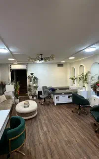 اکستنشن مژه،اصلاح ابرو،میزناخن،رنگ و لایت،فیشیال