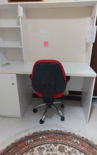 میز تحریر همراه چرخ سردوز