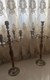 دو عدد شمعدان چوبی بلند