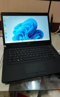 لپتاپ dell بسیار تمیز