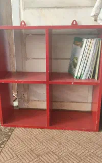 کتابخانه دیواری