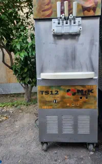 بستنی قیفی