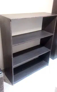 کتابخانە چوبی