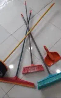 نظافت حیاط و مطب