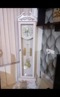 ساعت دیواری در حد نو