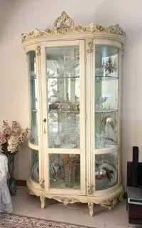 ویترین چوب گردو