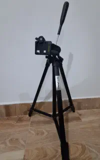 سه پایه دوربین