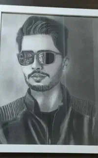 طراحی چهره سیاه قلم.