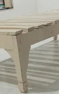 چهار پایه چوبی
