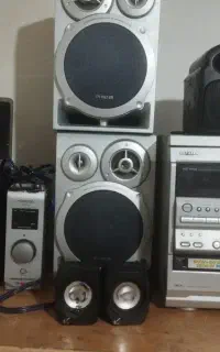 اسپیکر.ضبط CD . سیستم صوتی حرفه