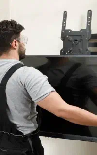 تنظیم نصب تلویزیون رو دیوار نصاب شبکه های ایرانی