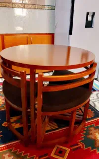 میزنهارخوری گرد کم جا