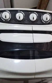 فروش یک عدد لباسشویی صفر و تعدادی وسایل منزل