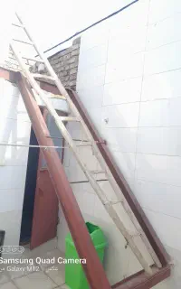 نردبان چوبی