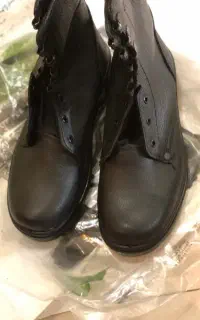 پوتین بهمن سایز ۴۳ نو نو