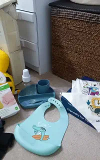 تخت و سایر وسایل نوزاد