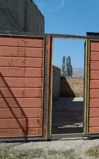 درب فلزی قدیمی