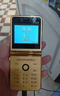 گوشی ۴ سیم تاشو