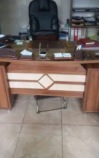 میز ریاست  با فایل