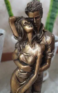 مجسمه عشق کاملانو