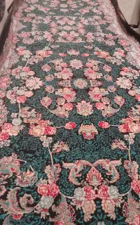کناره فرش ۳ متری در حد نو  و دوتا فرش دومتری