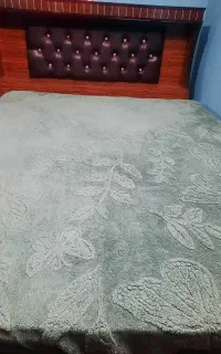 تخت خواب دونفره همراه تشک وروتختی