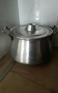 قابلمه قدیمی جنس ضخیم