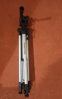 سه پایه دوربین
