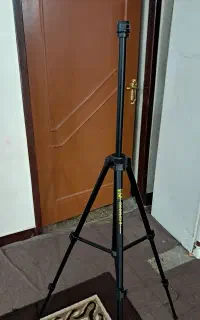 سه پایه دوربین