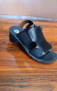 دمپایی چرم طرح شیما (کارتنی یعنی عُمده)