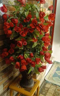 گل وگلدان