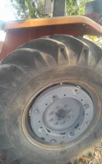 تراکتور ۲۸۵جفت دستی مدل ۸۳