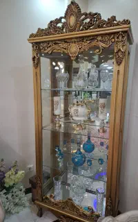 ویترین سالم و تمیز بدون خط و خش