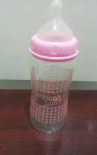 شیشه شیر ۲۴۰ میل بی بی لند و پسونک میوه ای