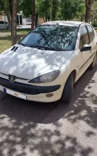 ۲۰۶sd v8 بی رنگ ظاهر درحد۱۴۰۰