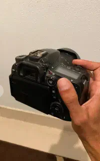 دوربین کنون ۷۰d کارکرده با لنز۱۸/۲۰۰