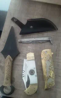 چاقو و خنجر سالم