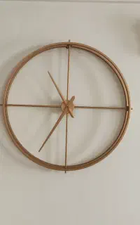 ساعت دیواری