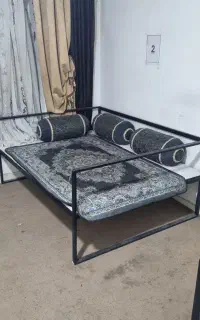 تخت اهنی