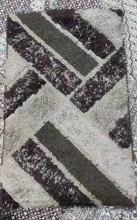 قالیچه قهوه ای