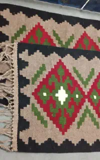 گلیم پشمی دستبافت