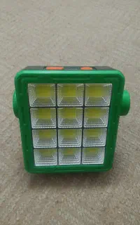 چراغ پروژکتور خورشیدی