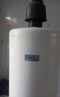 ابگرمکن ایستاده.    ارج