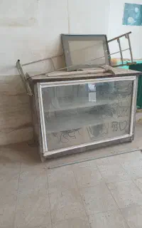 ویترین فلزی