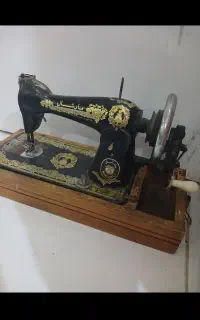 چرخ خیاطی. گلدون.گلدان