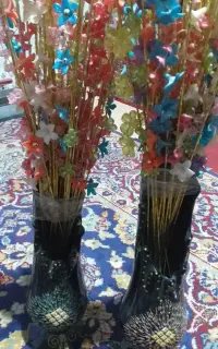 ۲عددگلدان شیشه ای با گلهای کریستالی