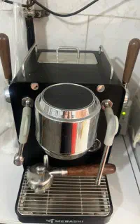 اسپرسوساز نیم صنعتی در حد نو