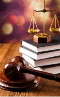 وکیل پایه یک دادگستری با چندین سال سابقه قضایی