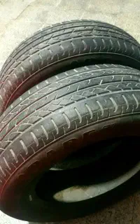 ۲عددلاستیک ۱۵  ۶۰درصد و ۴عدد قالپاق ۱۴ نو وسالم