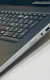 لپتاپ 7710 Dell